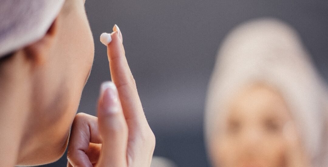 Triamcinolone Acetonide Cream: Uses, Risks, and When to See a Doctor